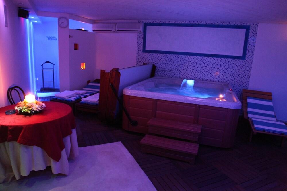 Sirena Boutique Hotel Gabicce Mare Exteriör bild